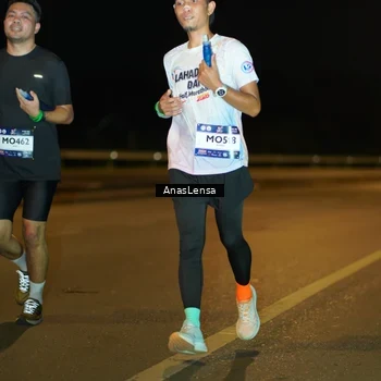 Runner Photo 7699389