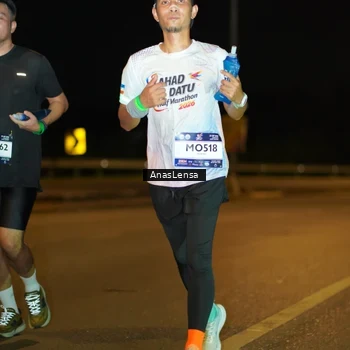 Runner Photo 7699390