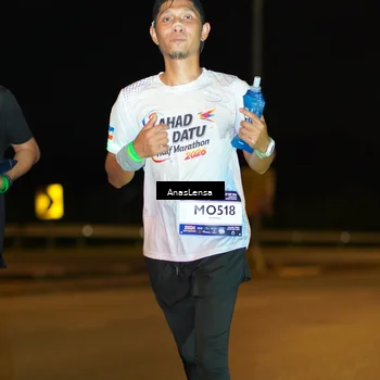 Runner Photo 7699393
