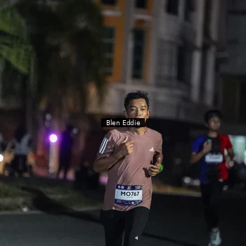 Runner Photo 7699434