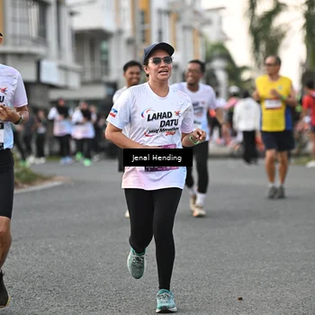 Runner Photo 7699585