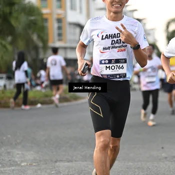 Runner Photo 7699597