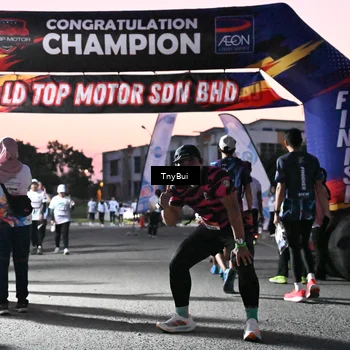 Runner Photo 7699605