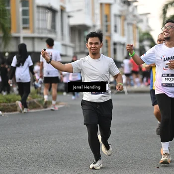 Runner Photo 7699606
