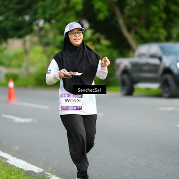 Runner Photo 7699672