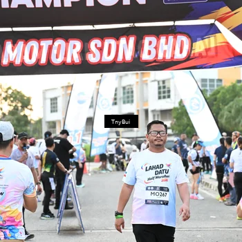 Runner Photo 7699702
