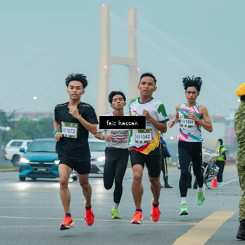 Runner Photo 7699705