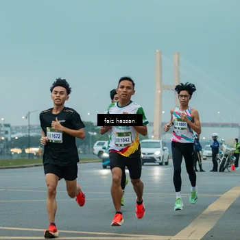 Runner Photo 7699713