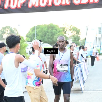 Runner Photo 7699764