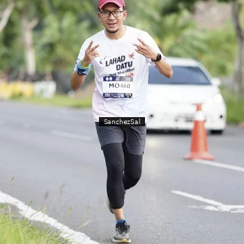 Runner Photo 7699789