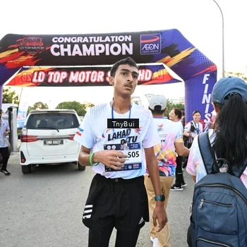 Runner Photo 7699825