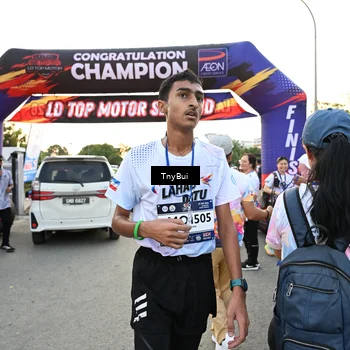 Runner Photo 7699842
