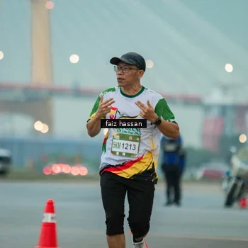 Runner Photo 7699845