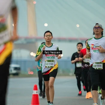 Runner Photo 7699888