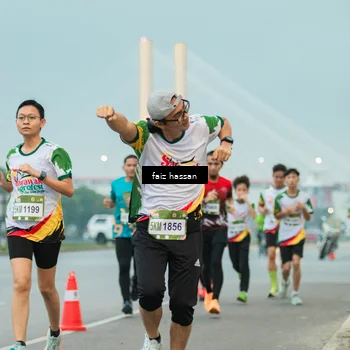 Runner Photo 7699895