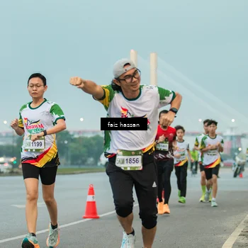 Runner Photo 7699902