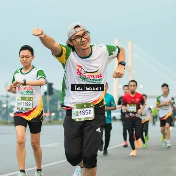 Runner Photo 7699912