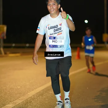 Runner Photo 7699922