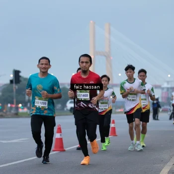 Runner Photo 7699924