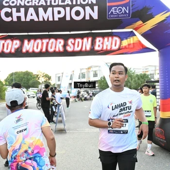 Runner Photo 7699929