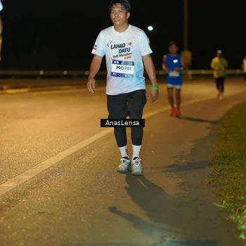Runner Photo 7699940