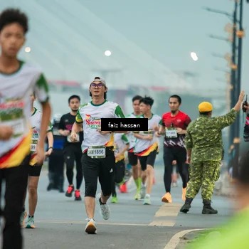 Runner Photo 7699941