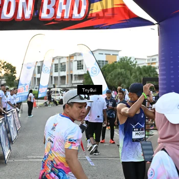 Runner Photo 7699958