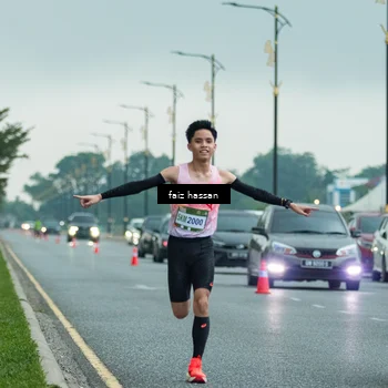 Runner Photo 7699975