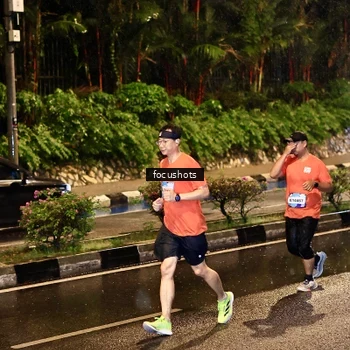 Runner Photo 7699994