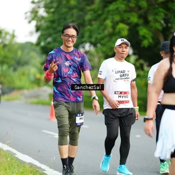 Runner Photo 7700005