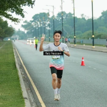 Runner Photo 7700007