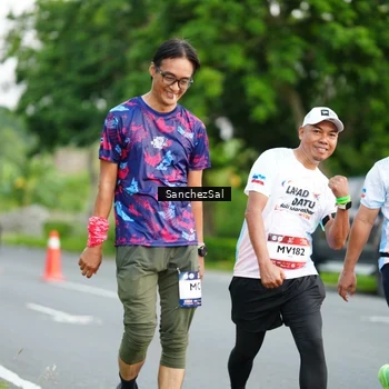 Runner Photo 7700010