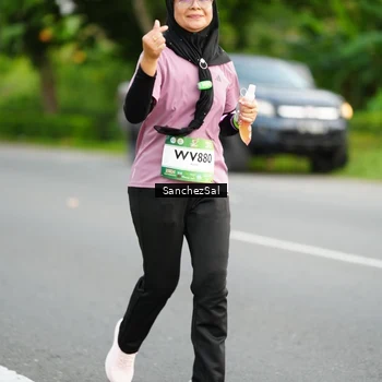 Runner Photo 7700012