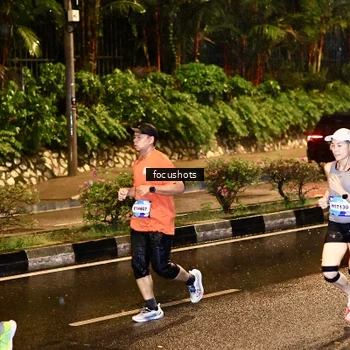 Runner Photo 7700014