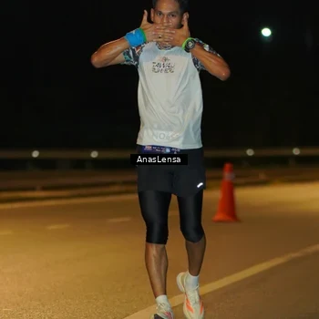 Runner Photo 7700025