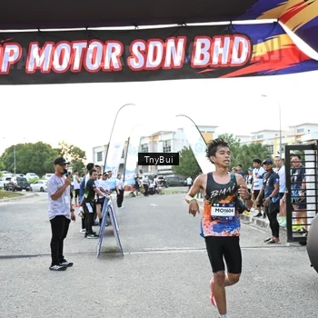 Runner Photo 7700030