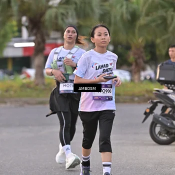 Runner Photo 7700042