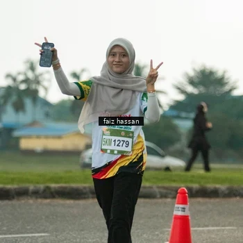 Runner Photo 7700053