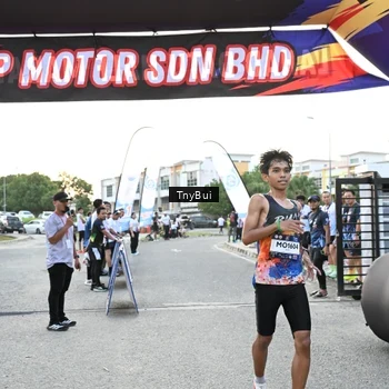 Runner Photo 7700058