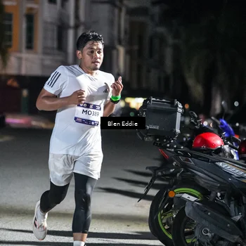 Runner Photo 7700060