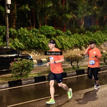 Runner Photo 7700063