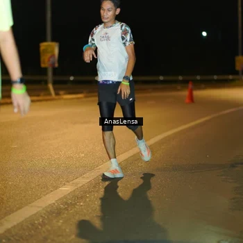 Runner Photo 7700087