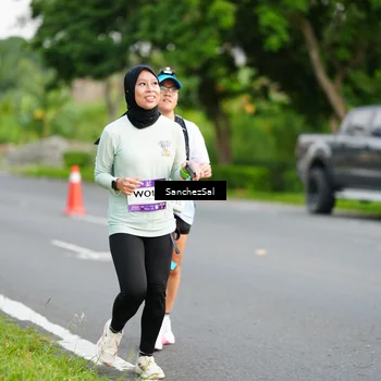Runner Photo 7700091