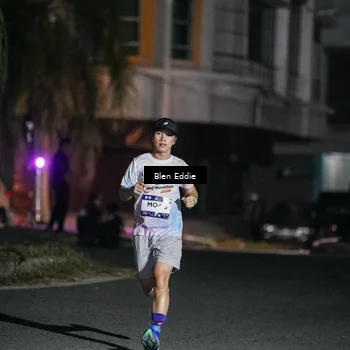 Runner Photo 7700100