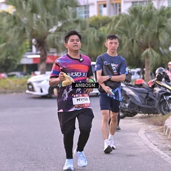 Runner Photo 7700102