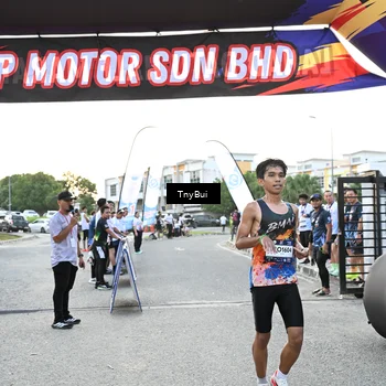 Runner Photo 7700114