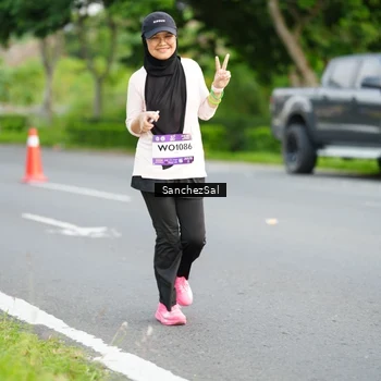 Runner Photo 7700116