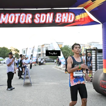 Runner Photo 7700117