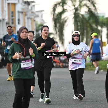 Runner Photo 7700123