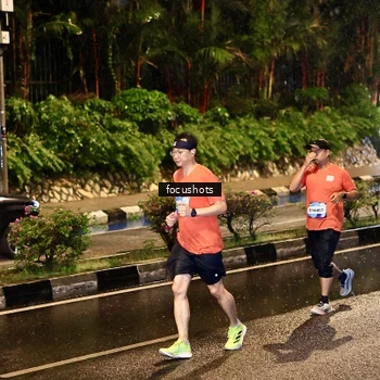 Runner Photo 7700132